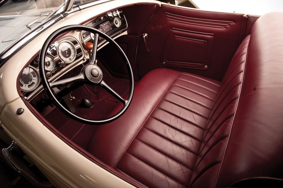 Интерьер Auburn 851 SC Speedster 1935 года  (фото 49 из 93)